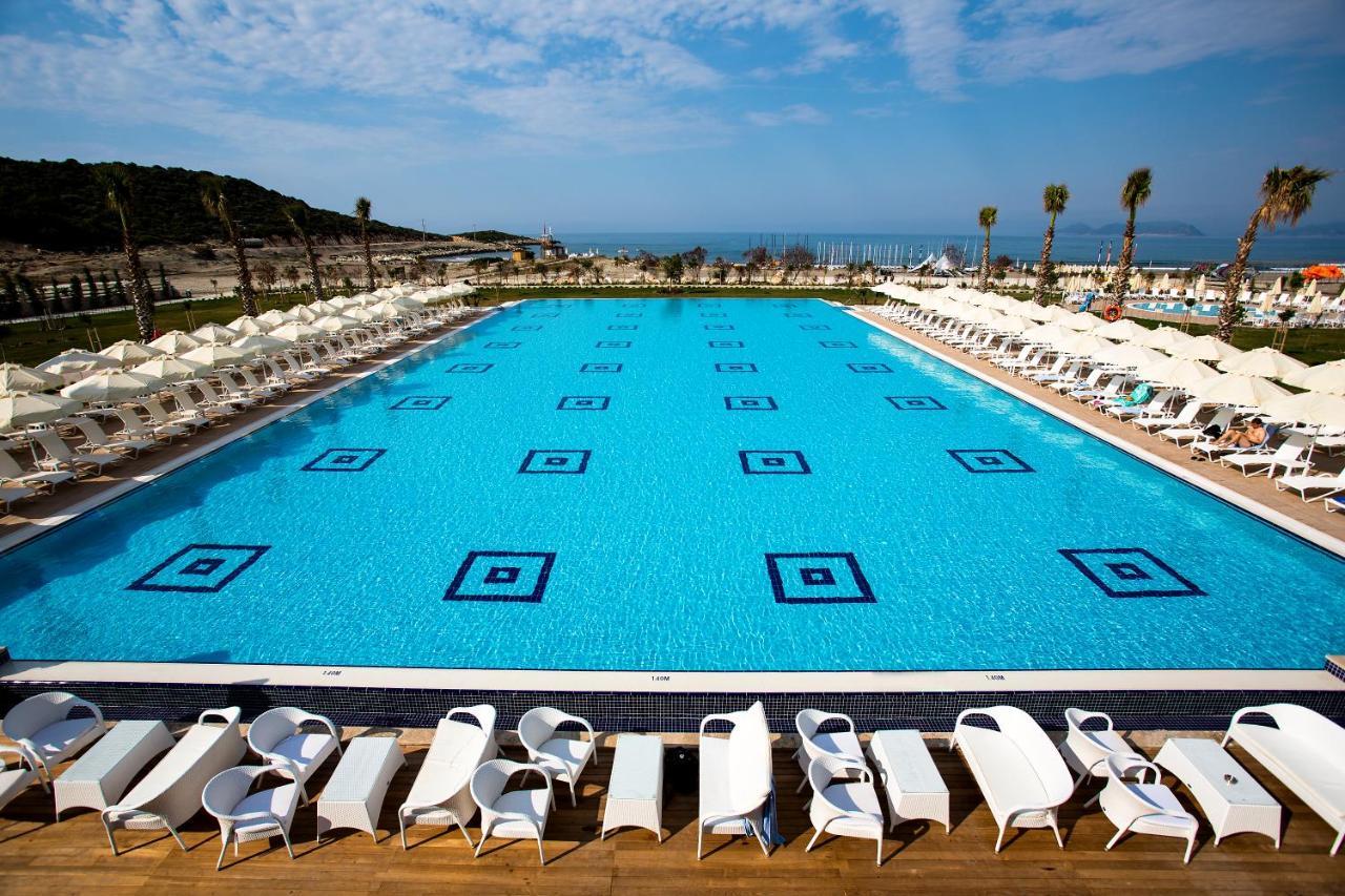 Andriake Beach Club Hotel デムレ エクステリア 写真