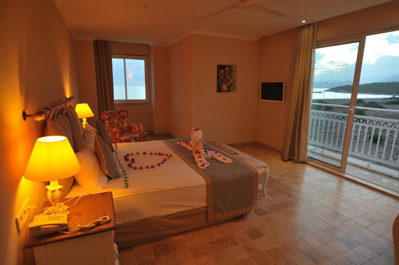Andriake Beach Club Hotel デムレ エクステリア 写真