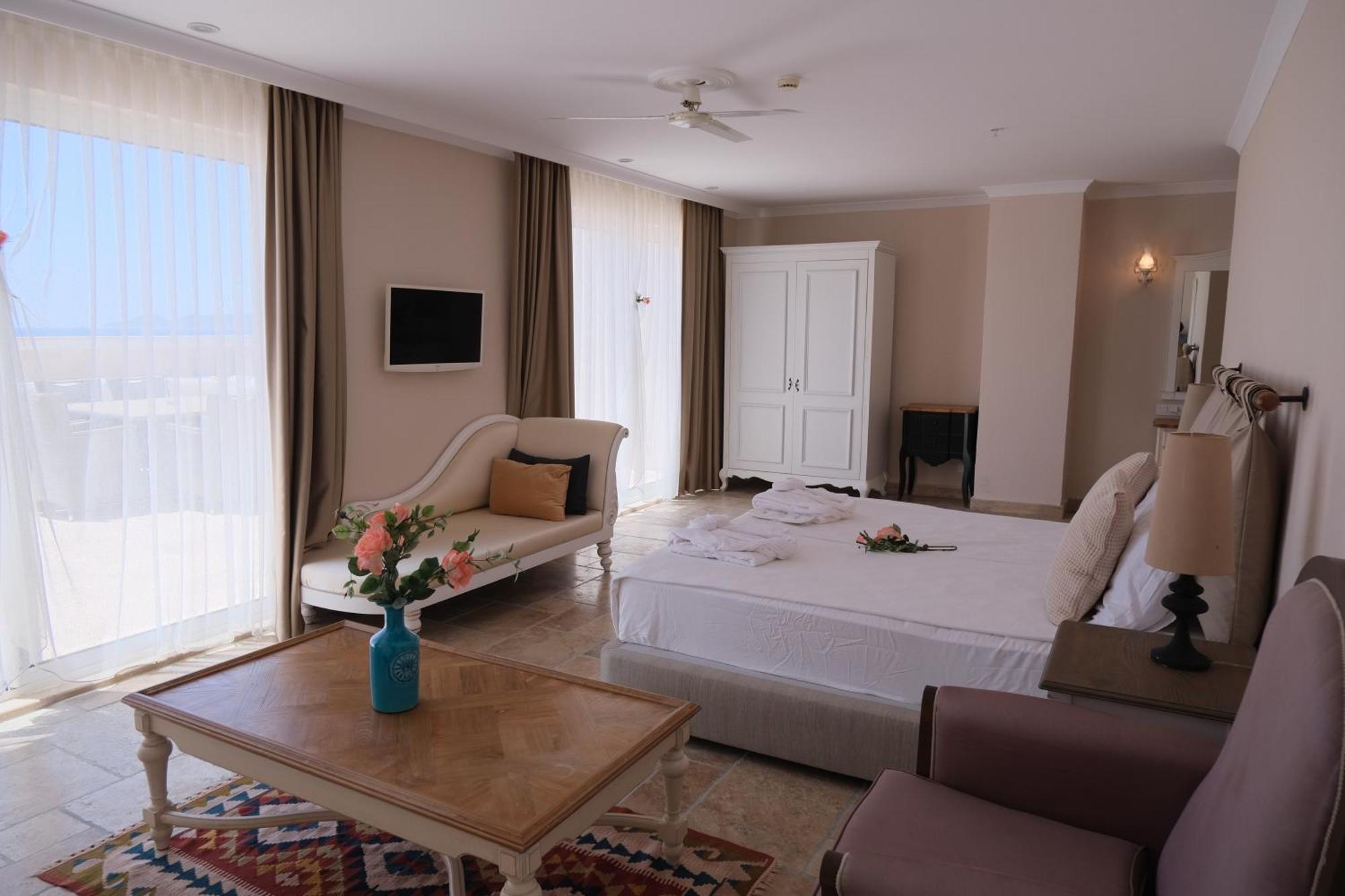 Andriake Beach Club Hotel デムレ エクステリア 写真