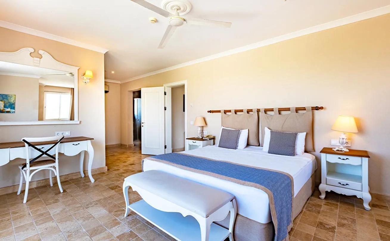 Andriake Beach Club Hotel デムレ エクステリア 写真