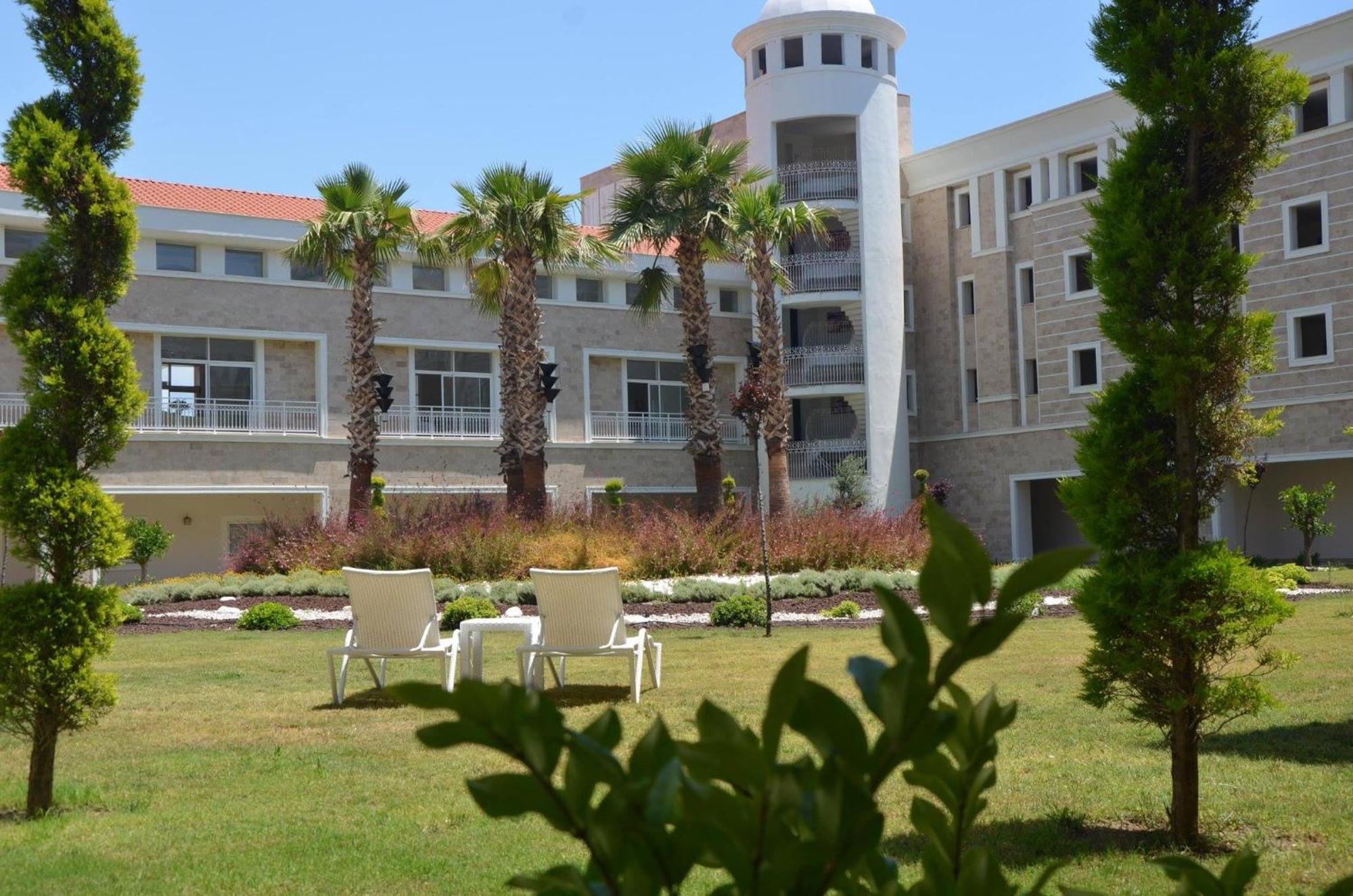 Andriake Beach Club Hotel デムレ エクステリア 写真