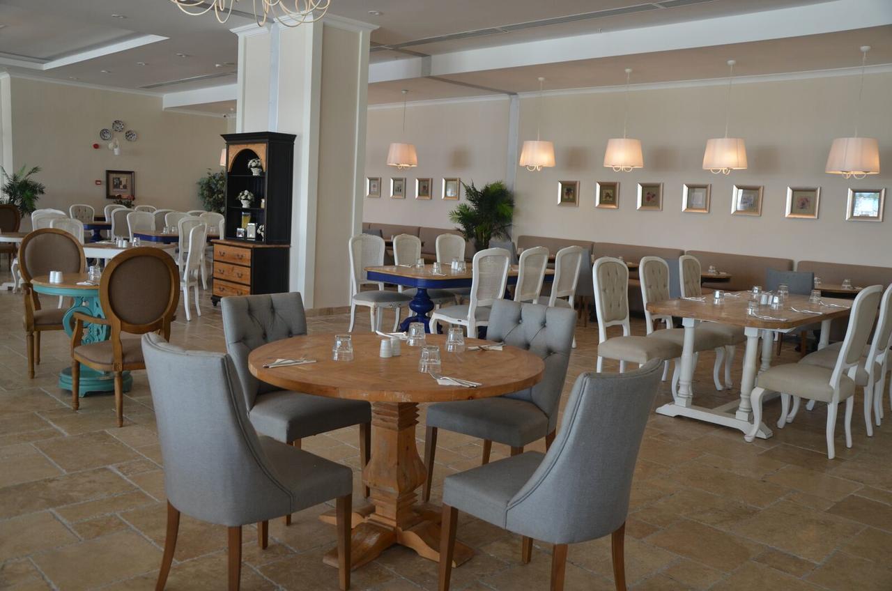 Andriake Beach Club Hotel デムレ エクステリア 写真